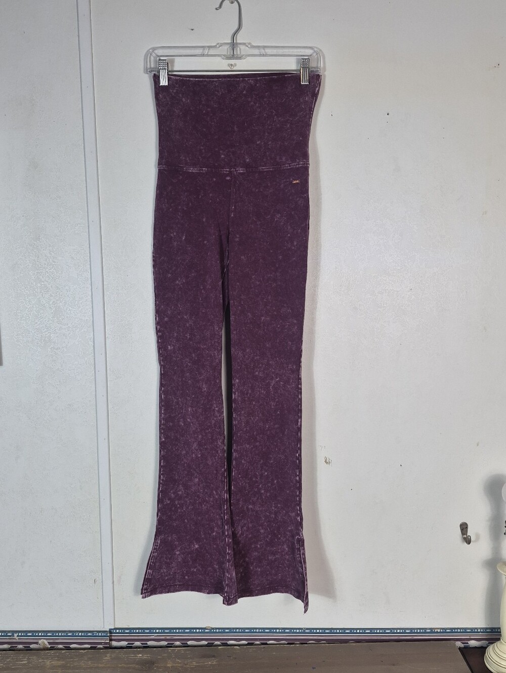 PINK Victoria's Secret High Waisted Flare Leggings Burgundy Purple Small Logo